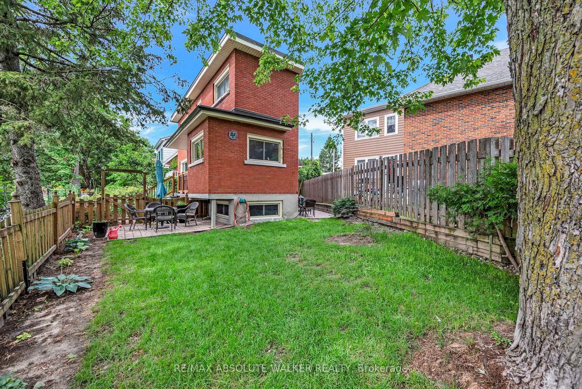 26 Riverdale Avenue photo 27