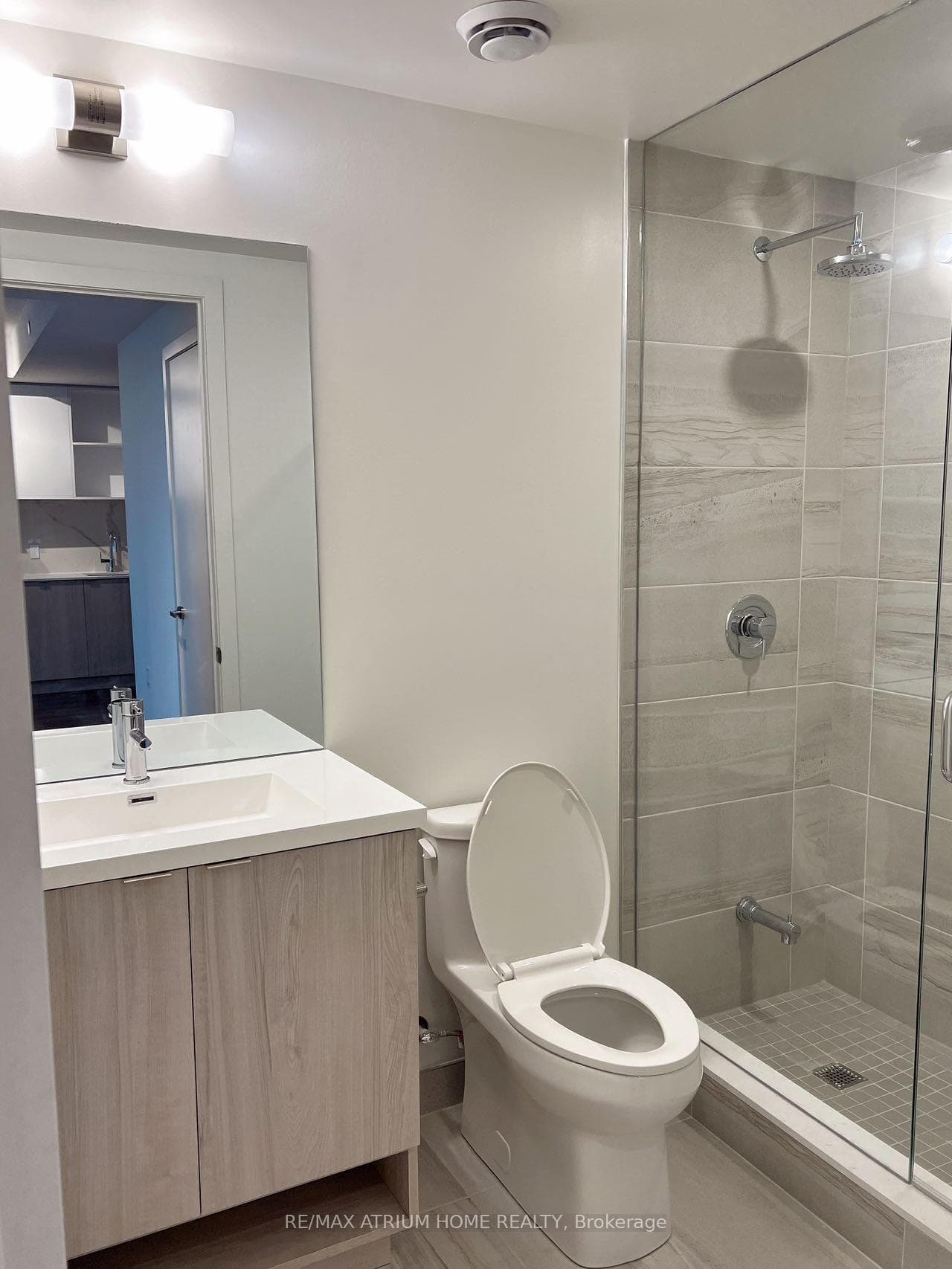 138 Downes Street Unit 6805 photo 5