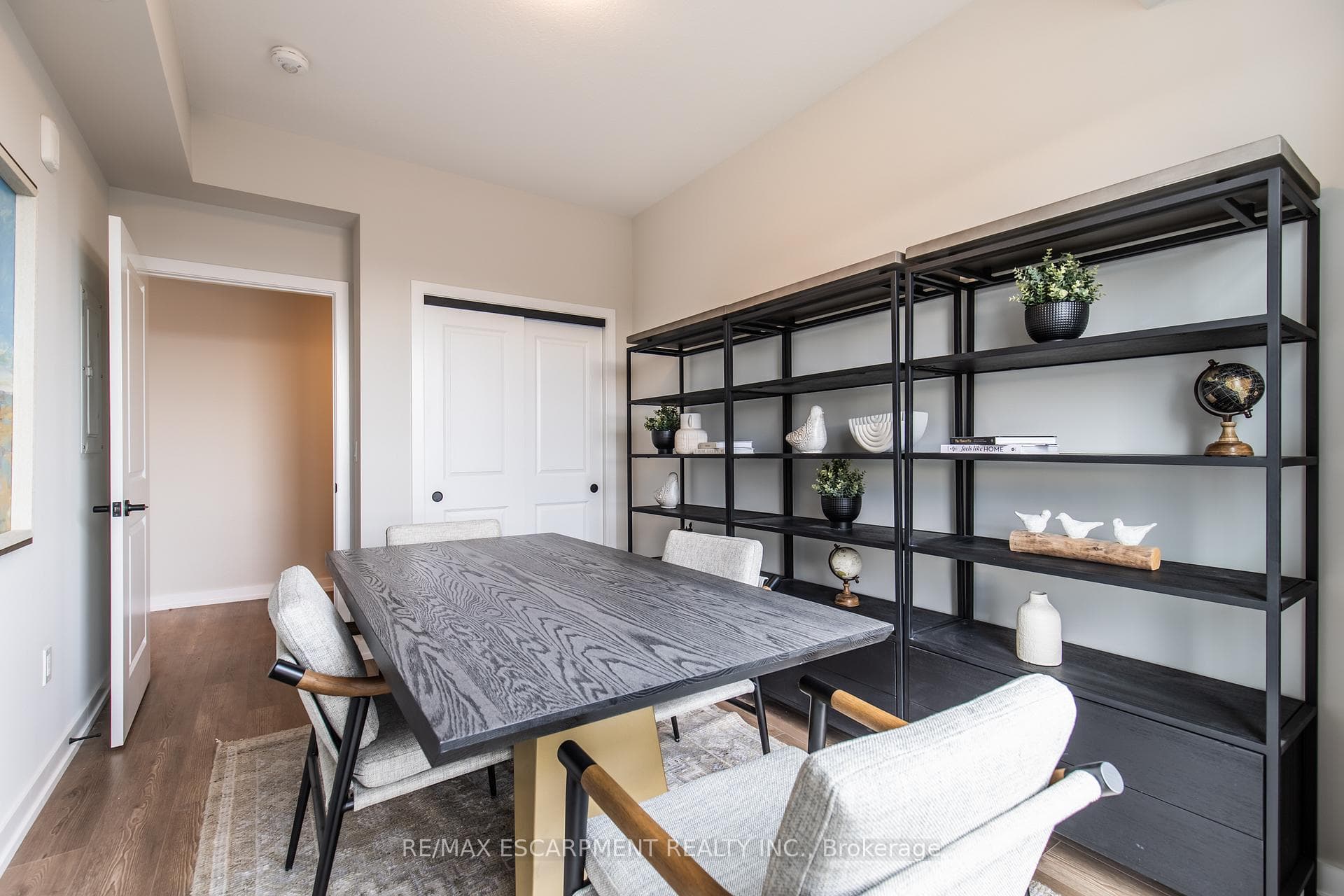 870 Queenston Road Unit 504 photo 24