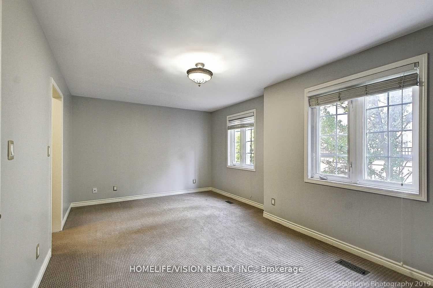 37 Avondale Avenue Unit 506 photo 8