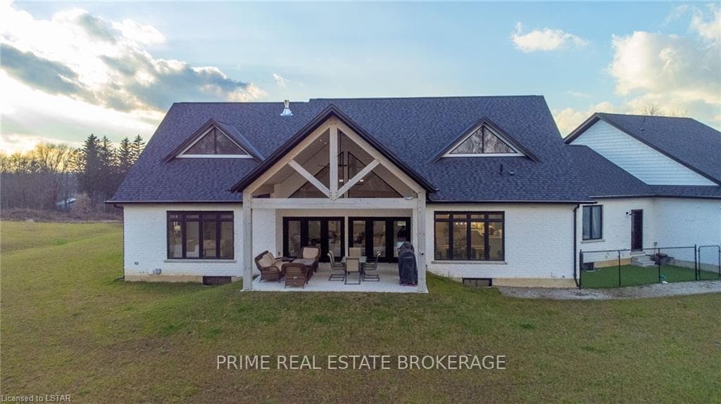 584522 BEACHVILLE Road photo 43