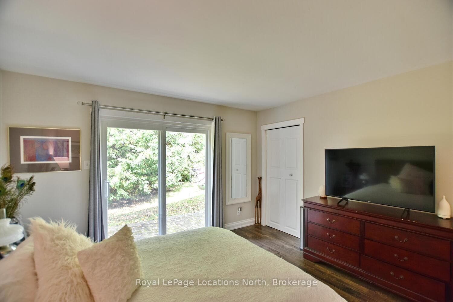 590 OXBOW Crescent photo 35