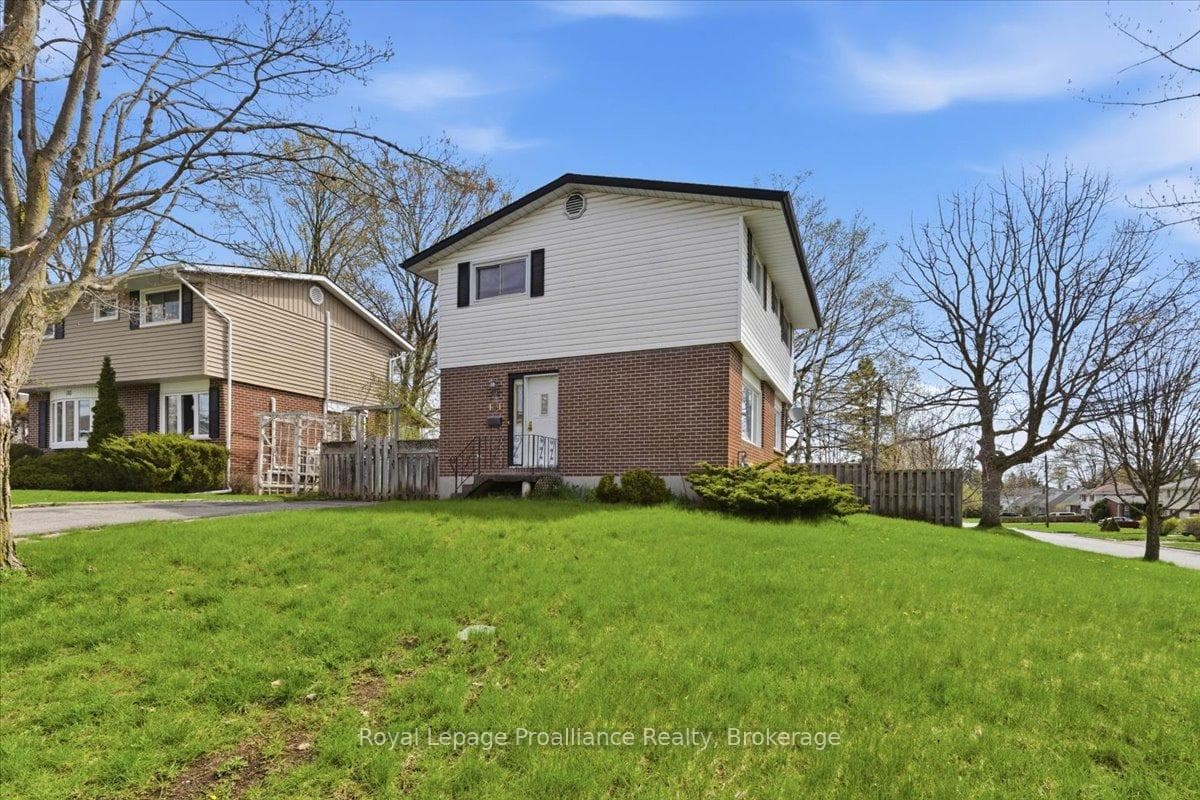 131 Prospect Hill photo 3
