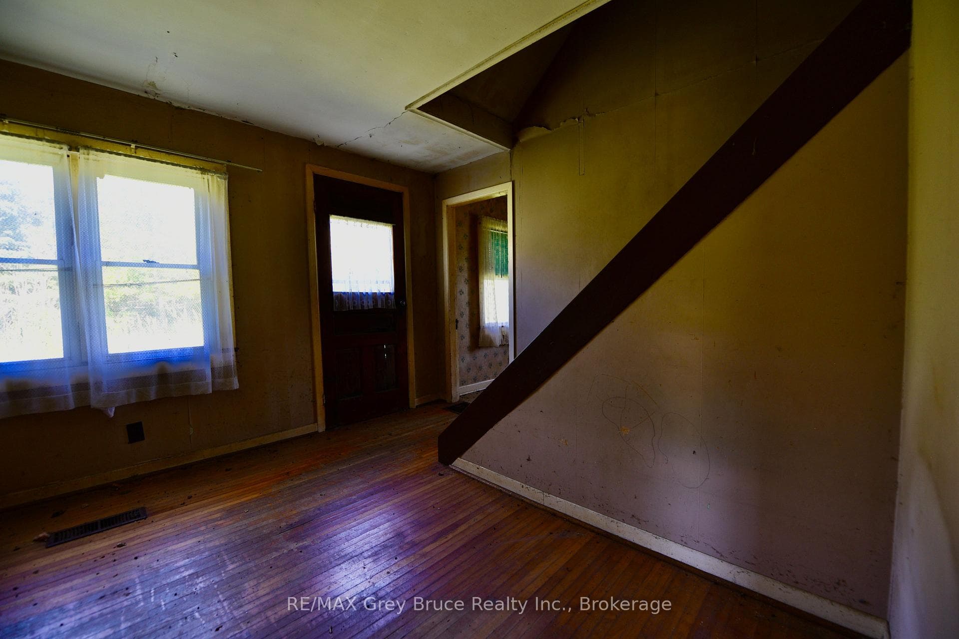151 BARTLEY Drive photo 23