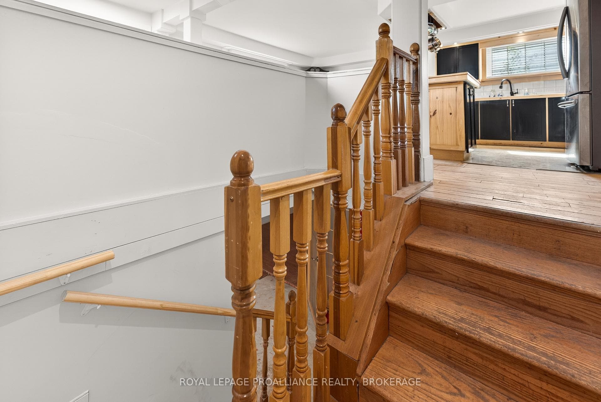 169 Carruthers Avenue photo 21