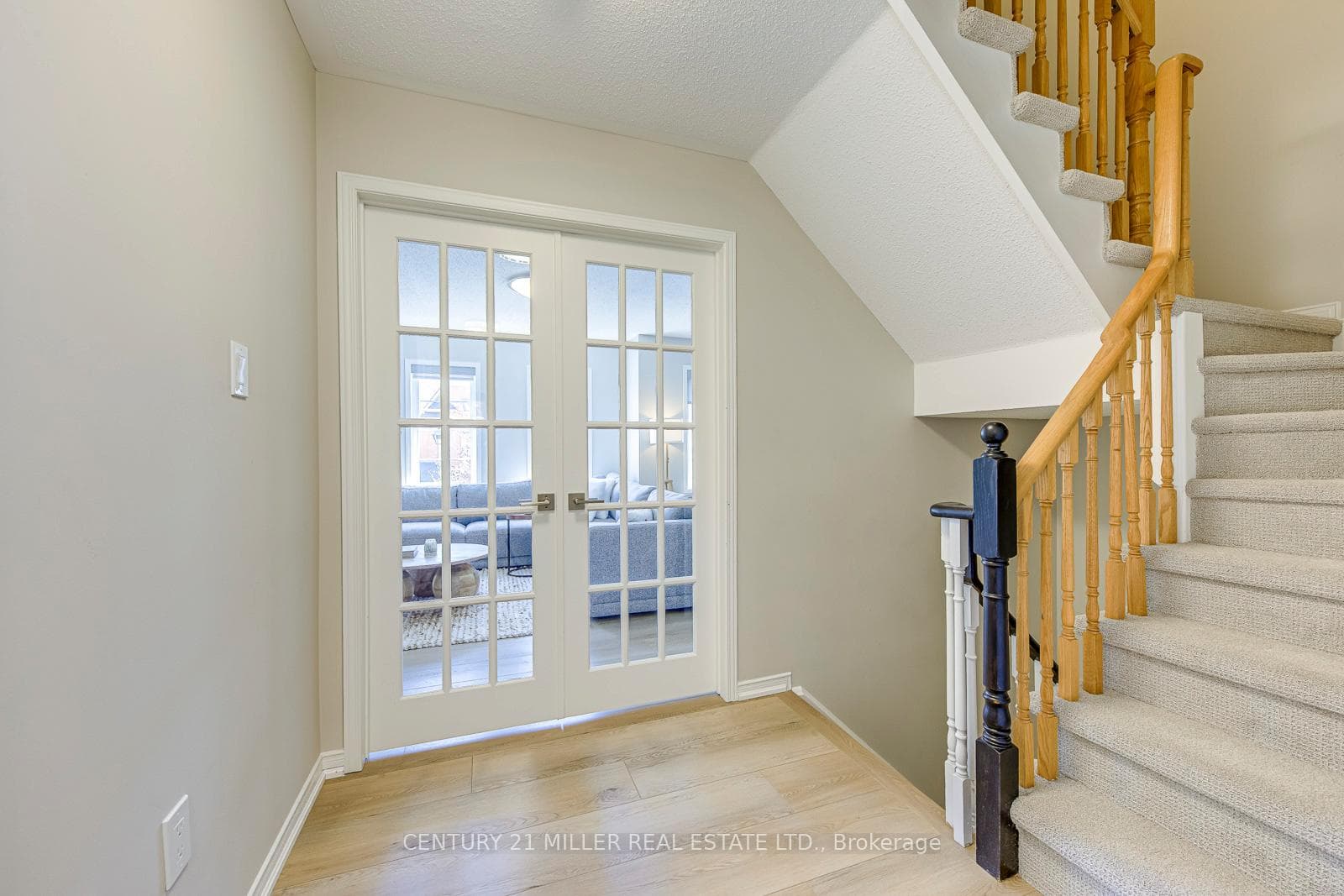 215 ROXTON Road photo 21