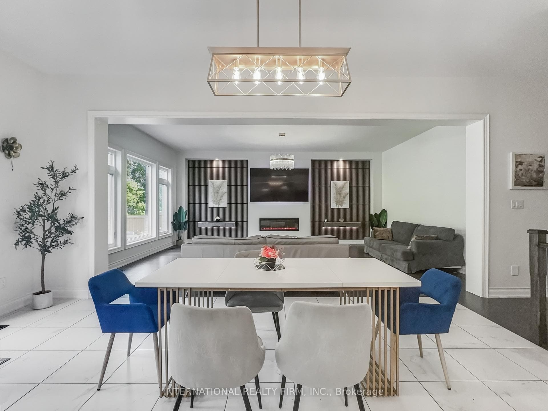 150 Cannes Avenue photo 27