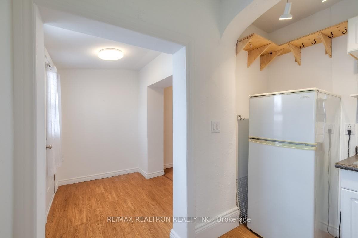 119 Perth Avenue Unit 2nd Fl photo 13