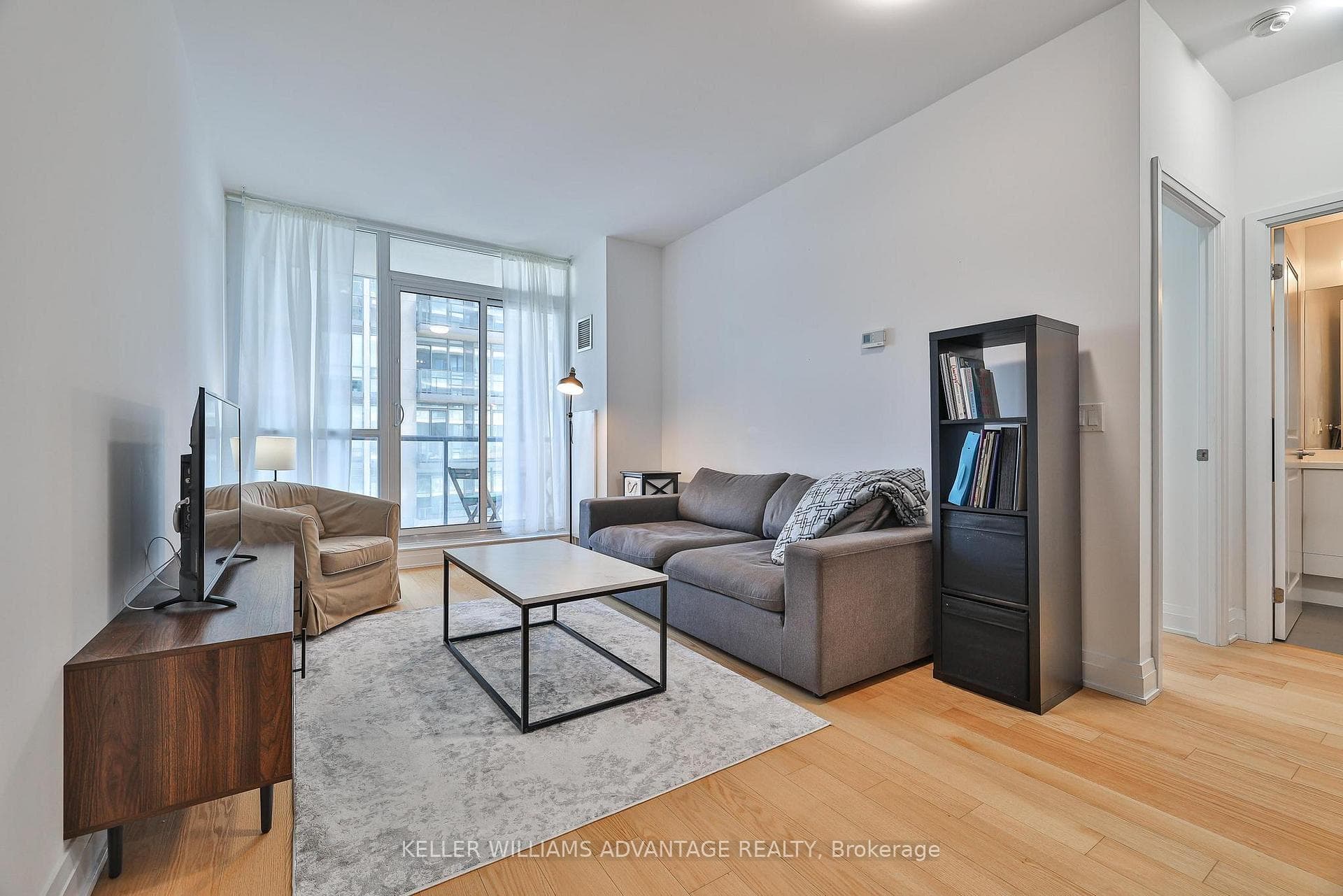 530 St Clair Avenue Unit 805 photo 5