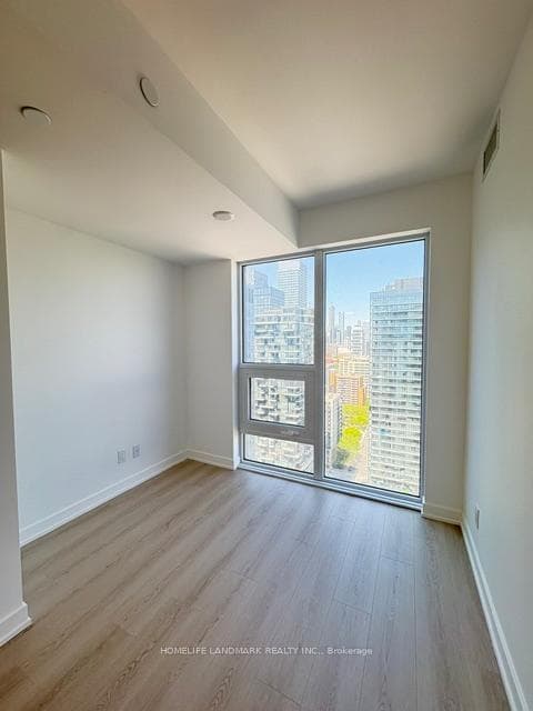 100 Queen Street Unit 3112 photo 4