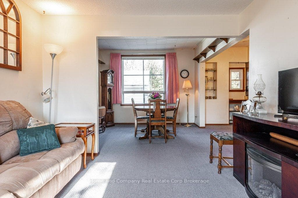 82 Huntingdon Avenue photo 6