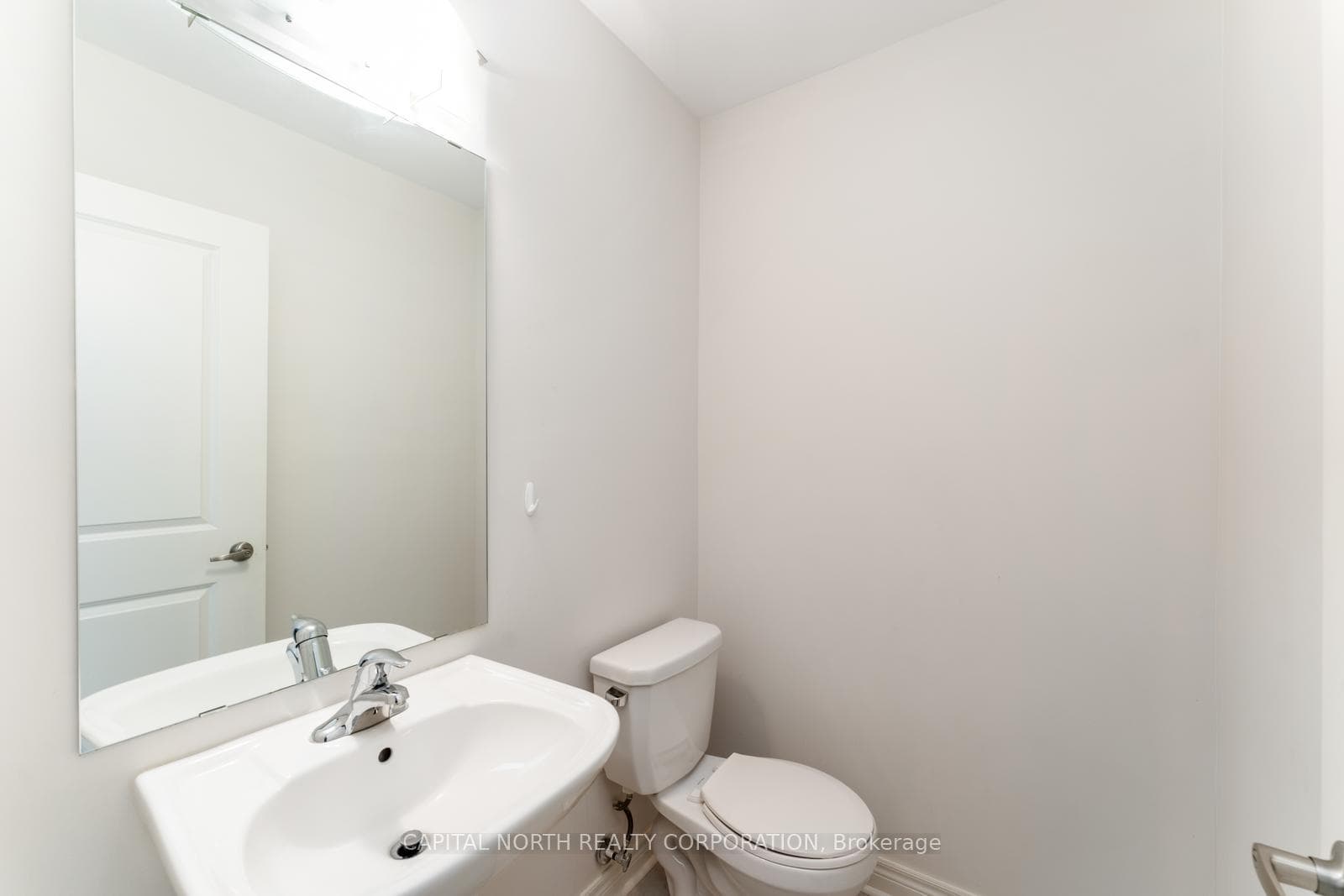84 Fortis Crescent photo 17