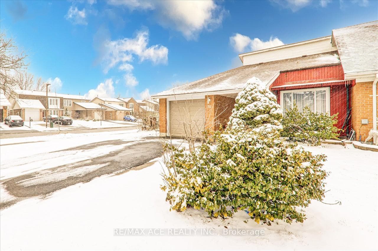 711 Cobblers Court photo 4