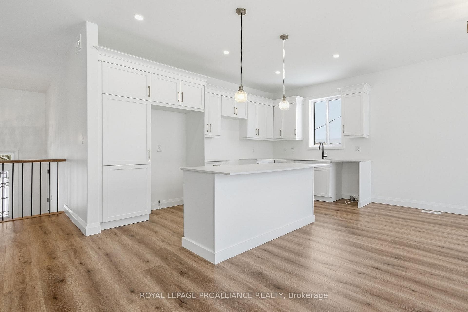 152 Bay Street photo 13