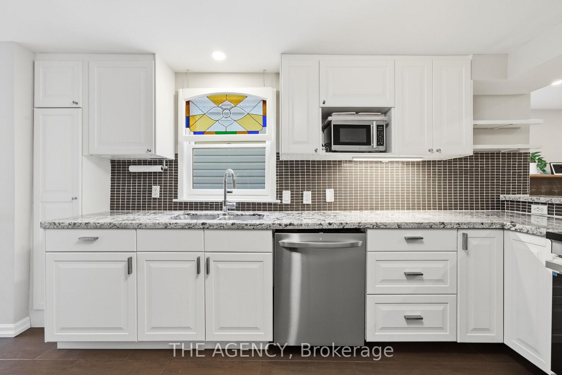 36 Mansfield Avenue photo 11