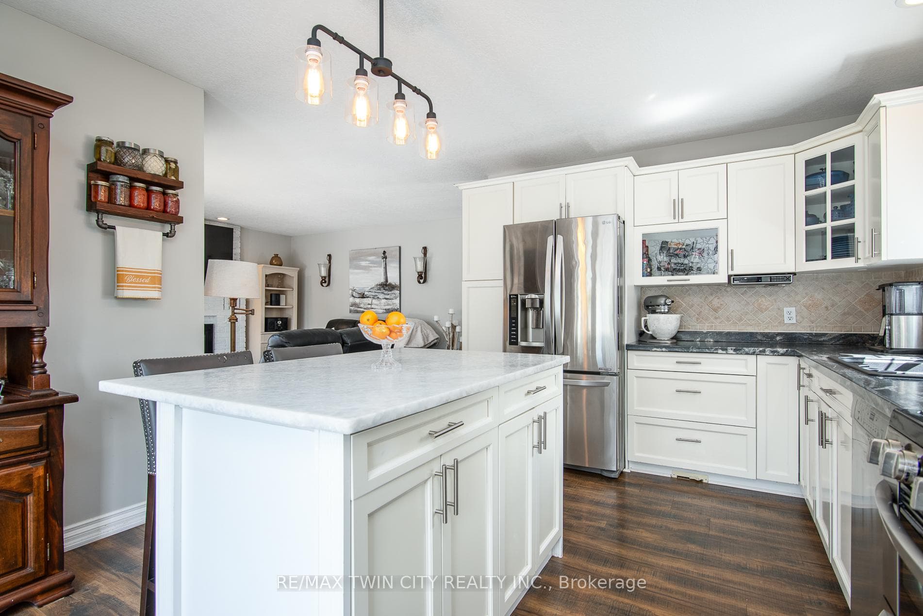 71 Reiner Crescent photo 12