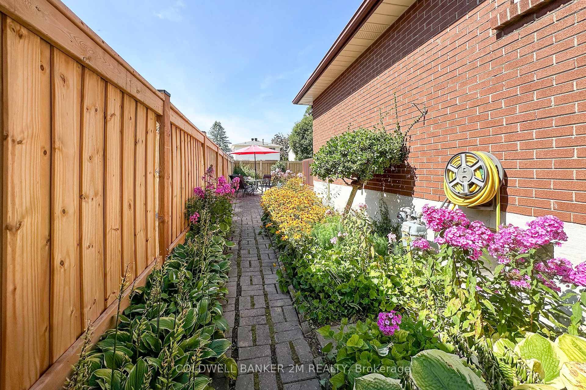 204 Madawaska Avenue photo 29