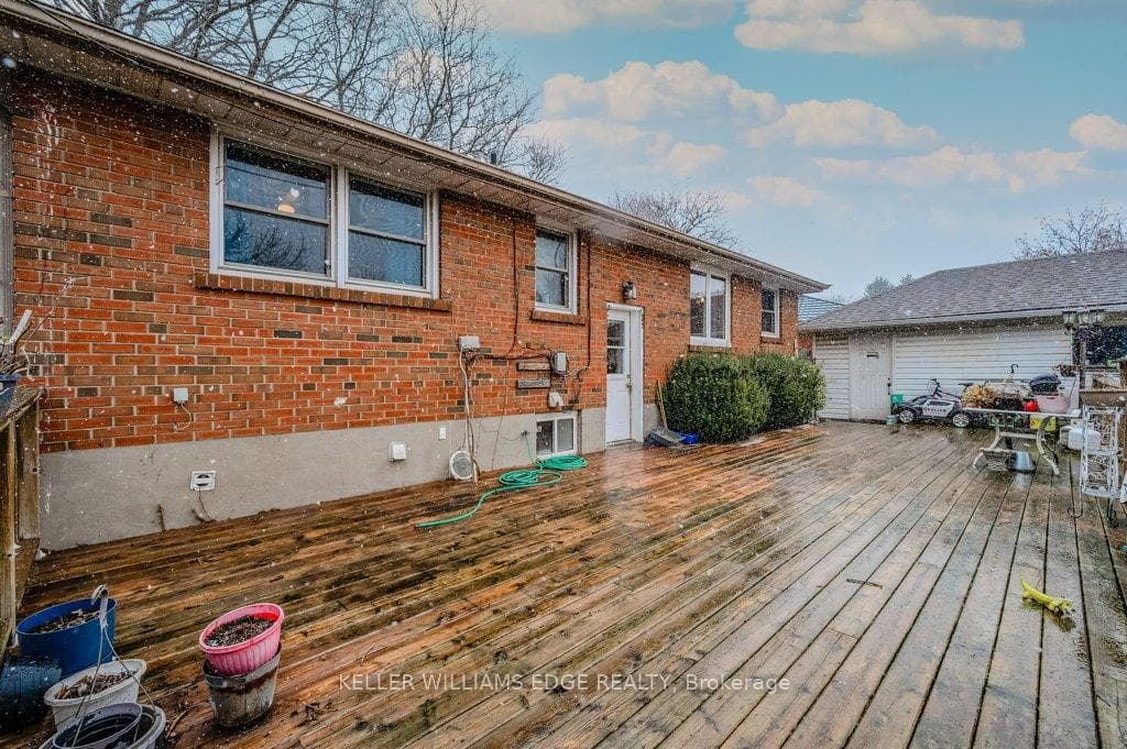 1258 Princeton Crescent photo 33