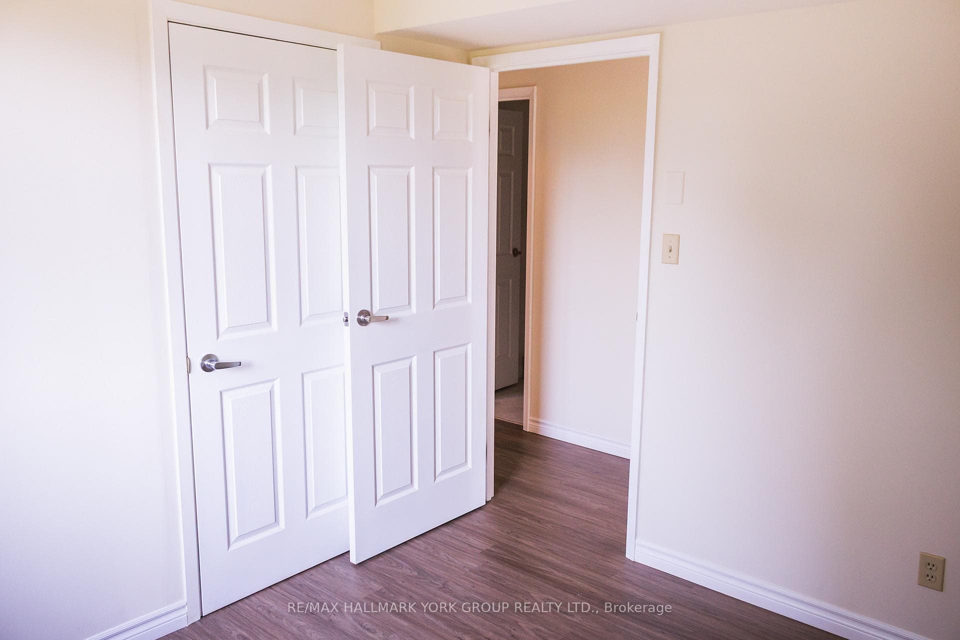 141 Edgehill Drive Unit M14 photo 10