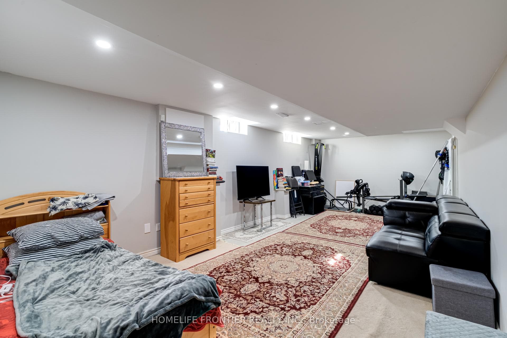 70 Starr Crescent photo 30