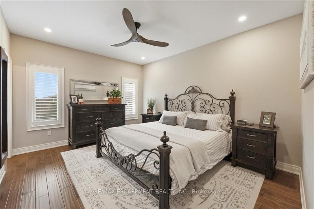 242 JULIA Drive photo 24