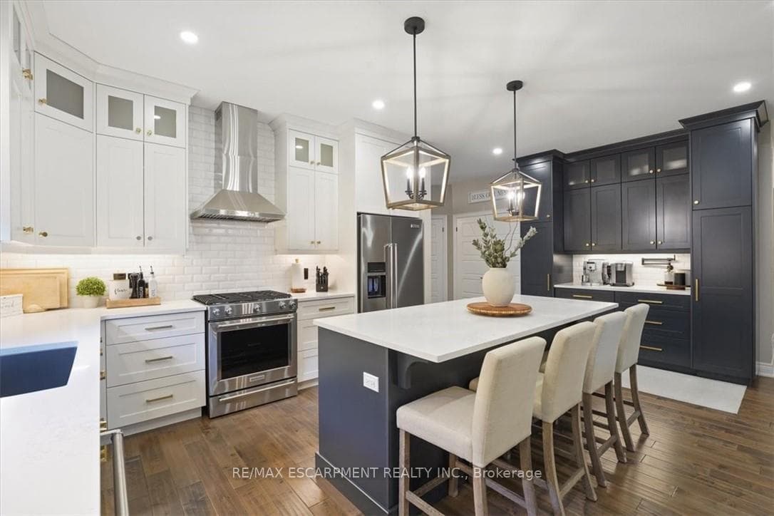 242 JULIA Drive photo 15