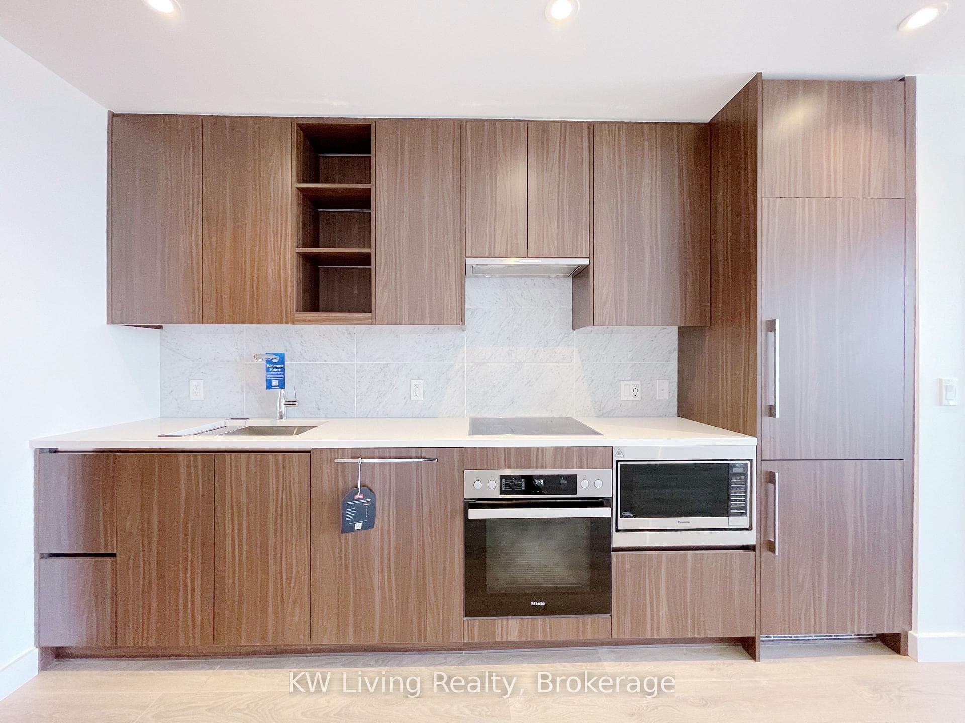 85 McMahon Drive Unit 1510 photo 2