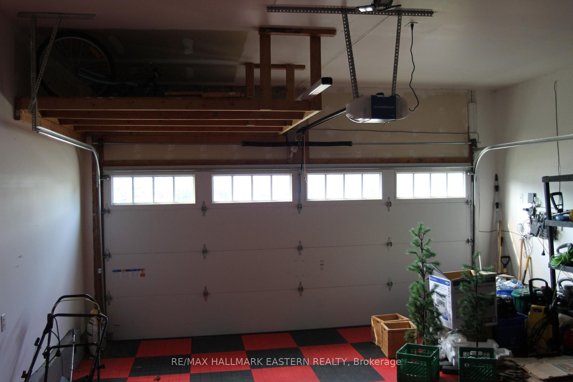 INSULATED GARAGE 20'-7"x18'