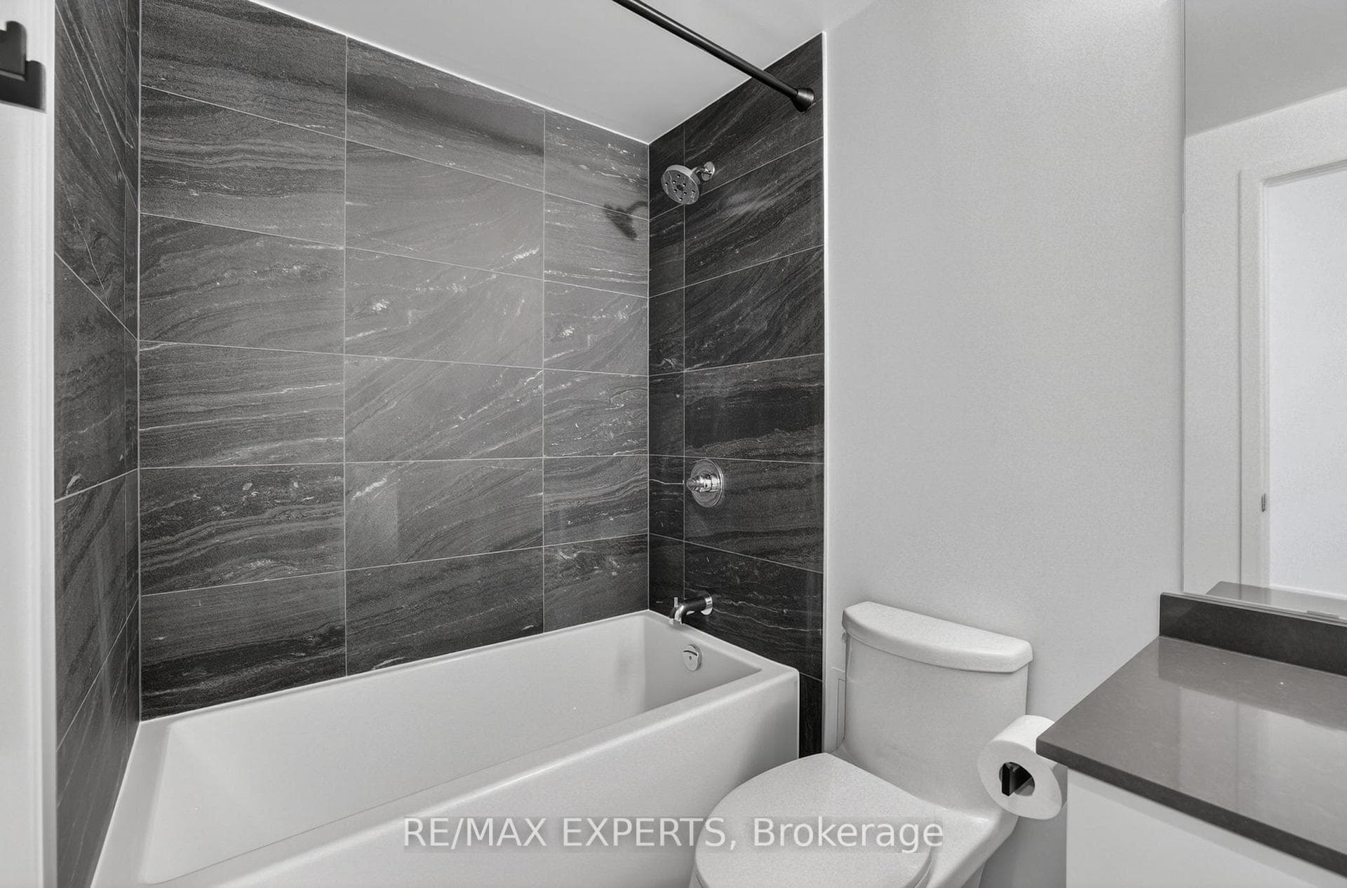 2075 Lakeshore Road Unit 204 photo 30