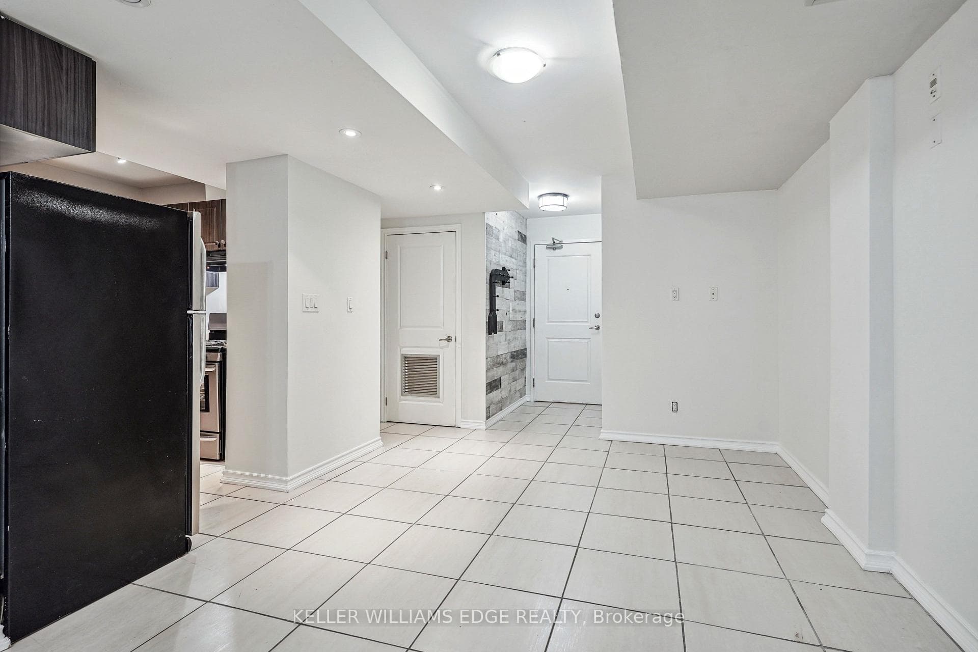 130 Wellington Street Unit 3 photo 15