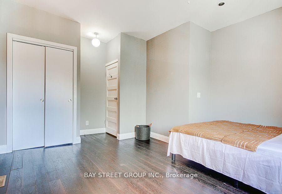 105 Massey Street photo 17