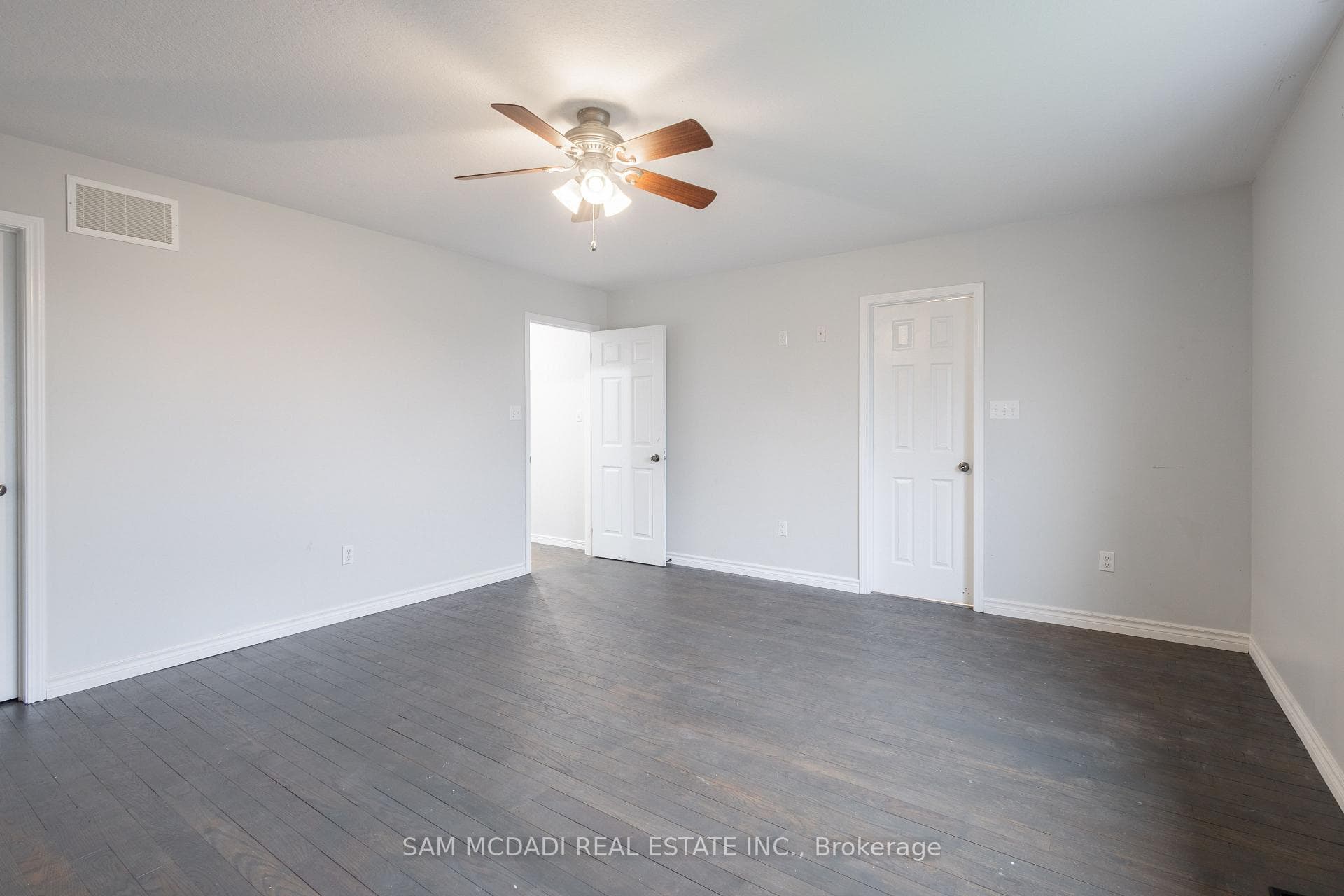 22 Lambert Crescent photo 21