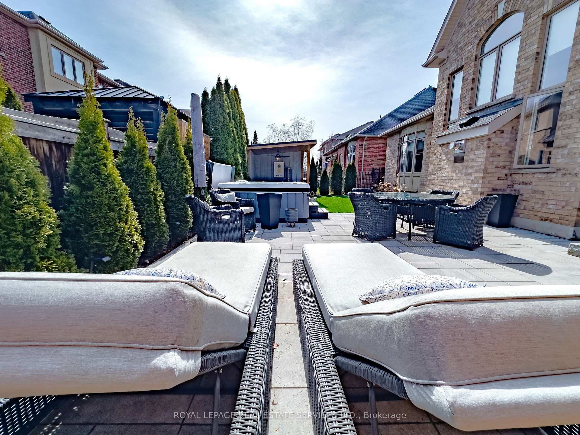 2040 Bingley Crescent photo 31