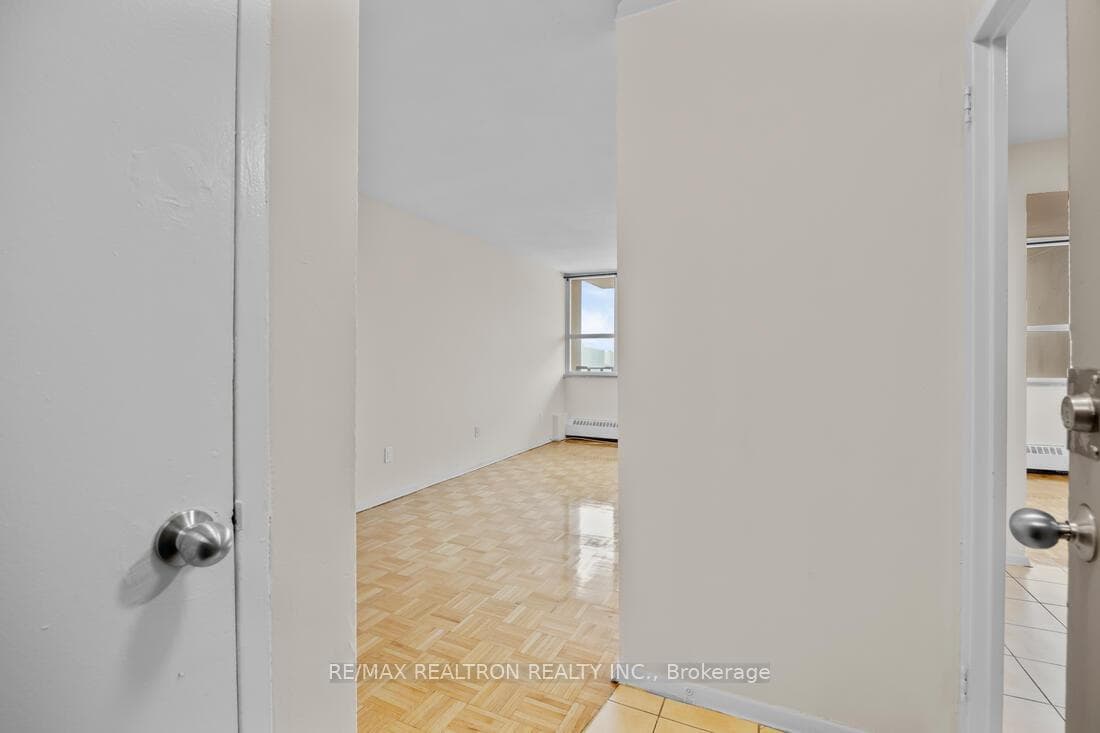 2775 Don Mills Road Unit 1401 photo 5