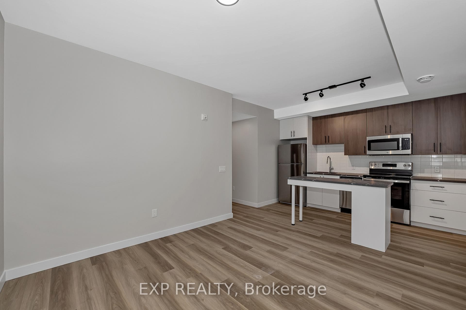 211 Armstrong Street Unit 102 photo 7