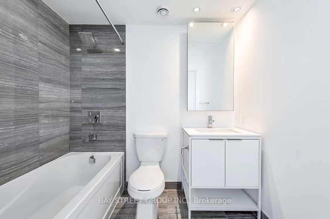 77 Shuter Street Unit 1107 photo 7