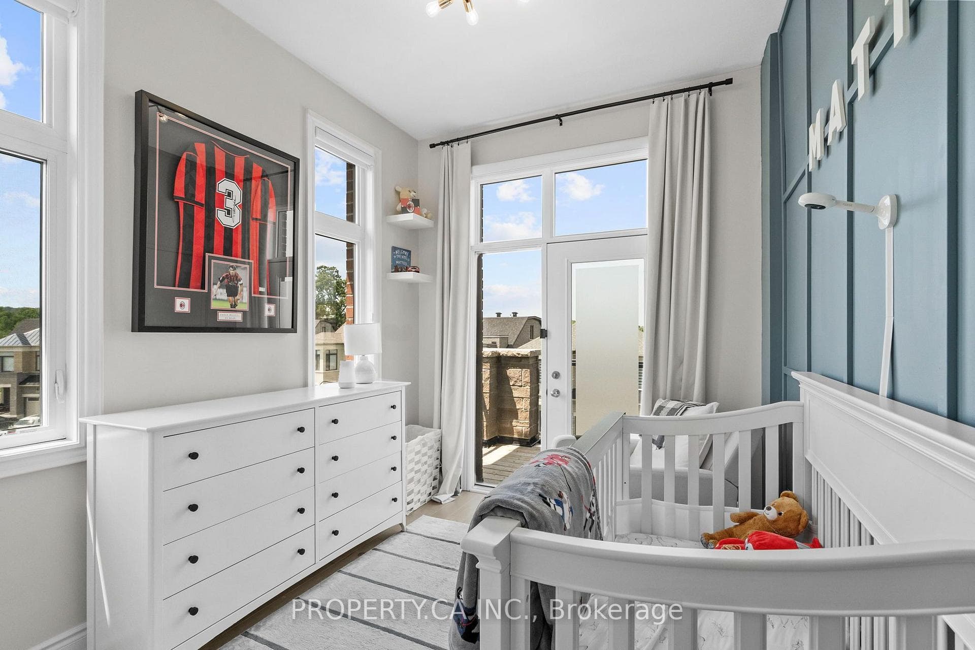 556 New England Court photo 25