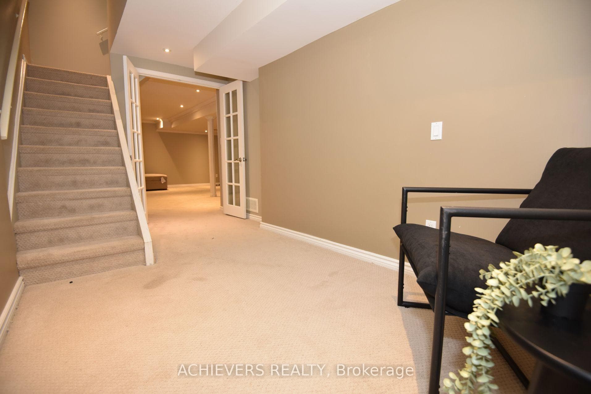 19 Mccullock Crescent photo 39