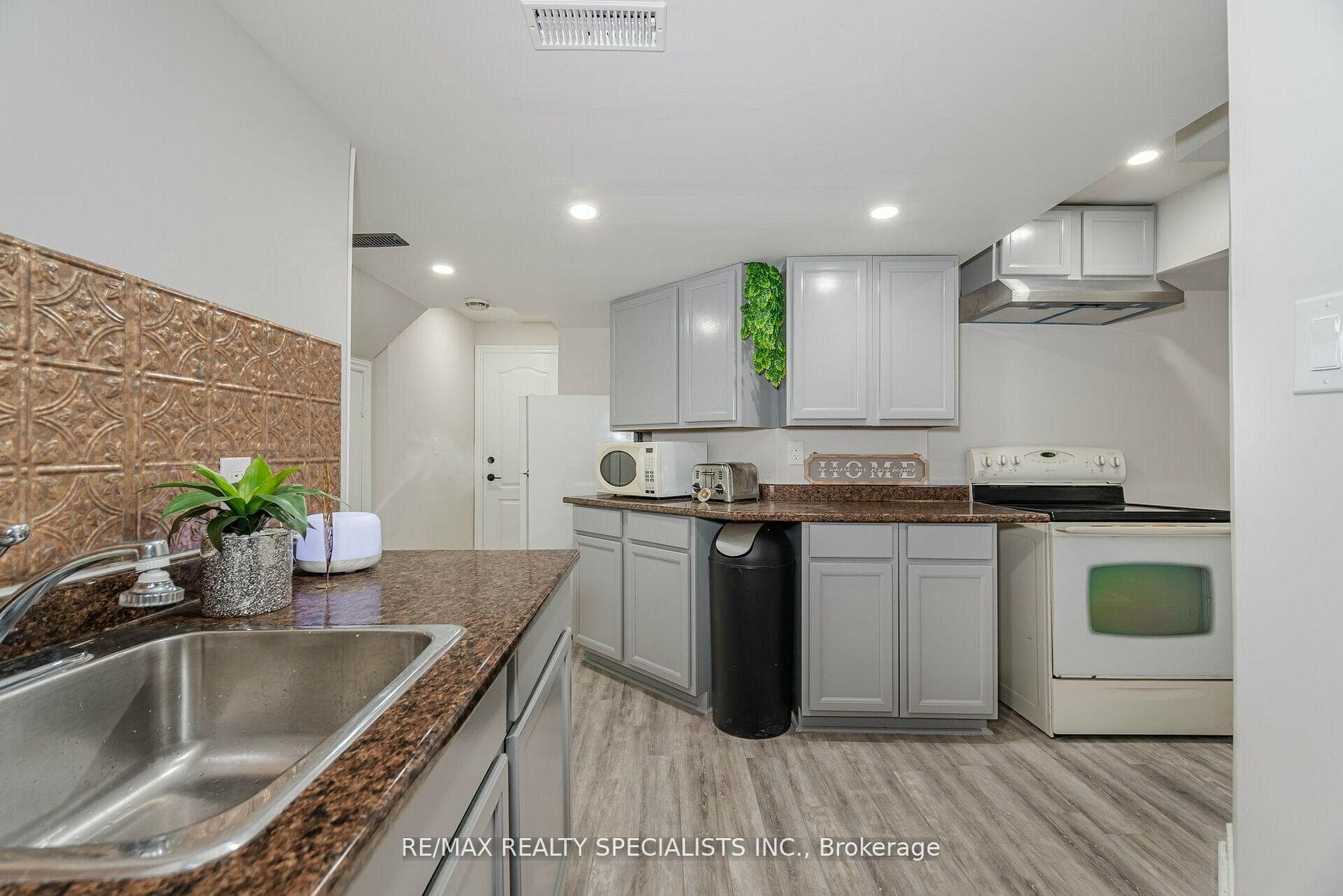 37 Harbourtown Crescent photo 27