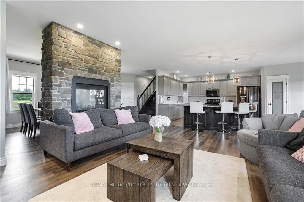 688B STORYLAND Road photo 9