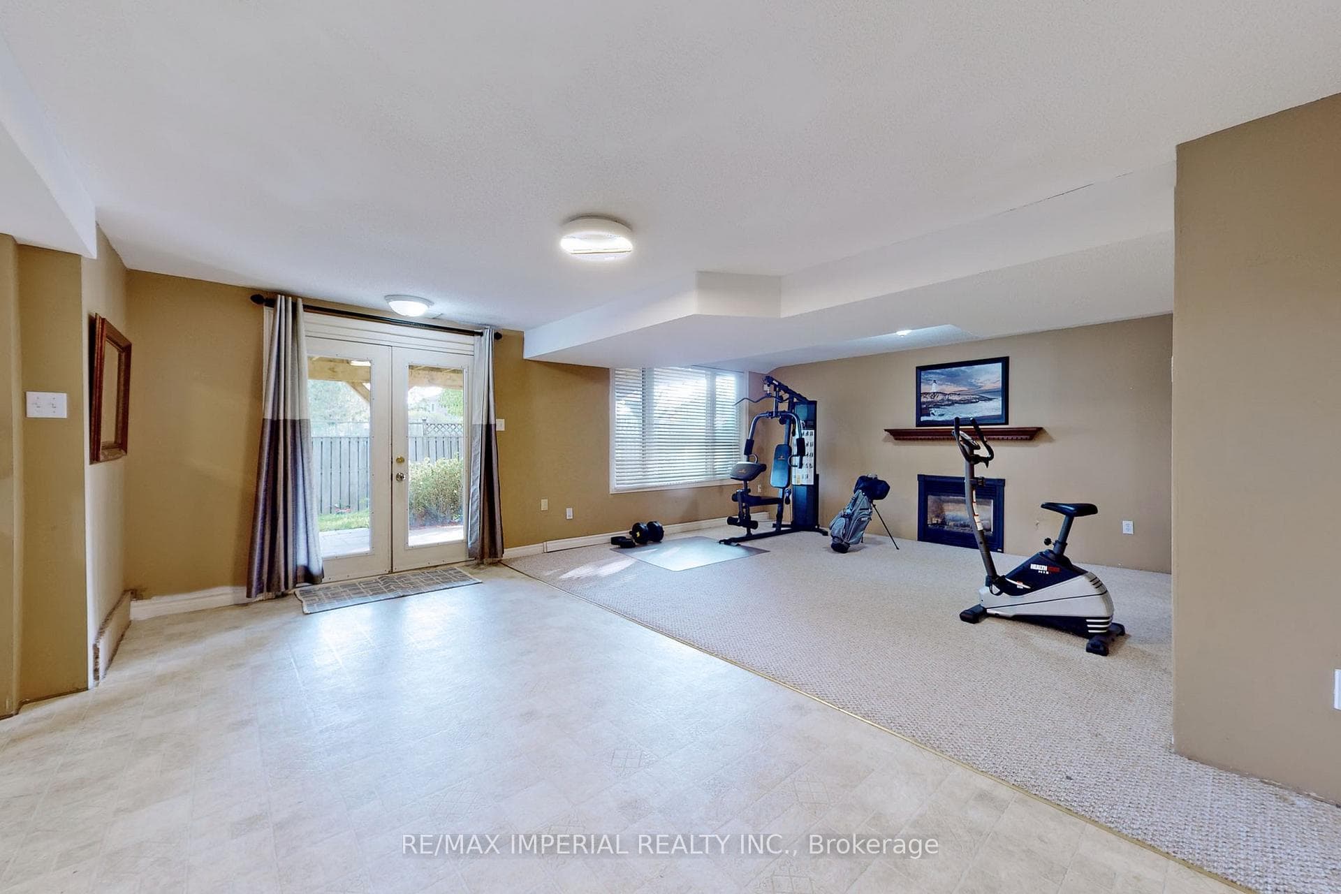158 Chambers Crescent photo 35