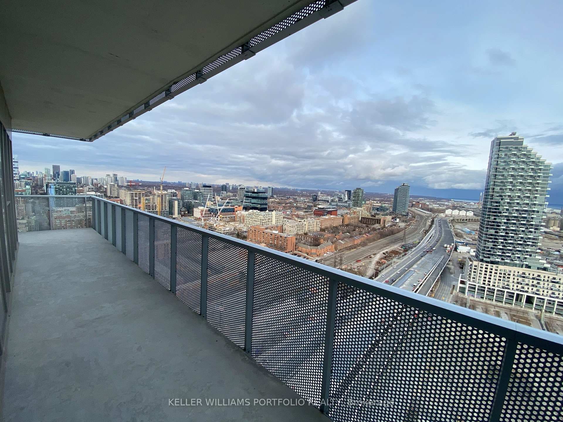 20 Richardson Street Unit 2810 photo 9