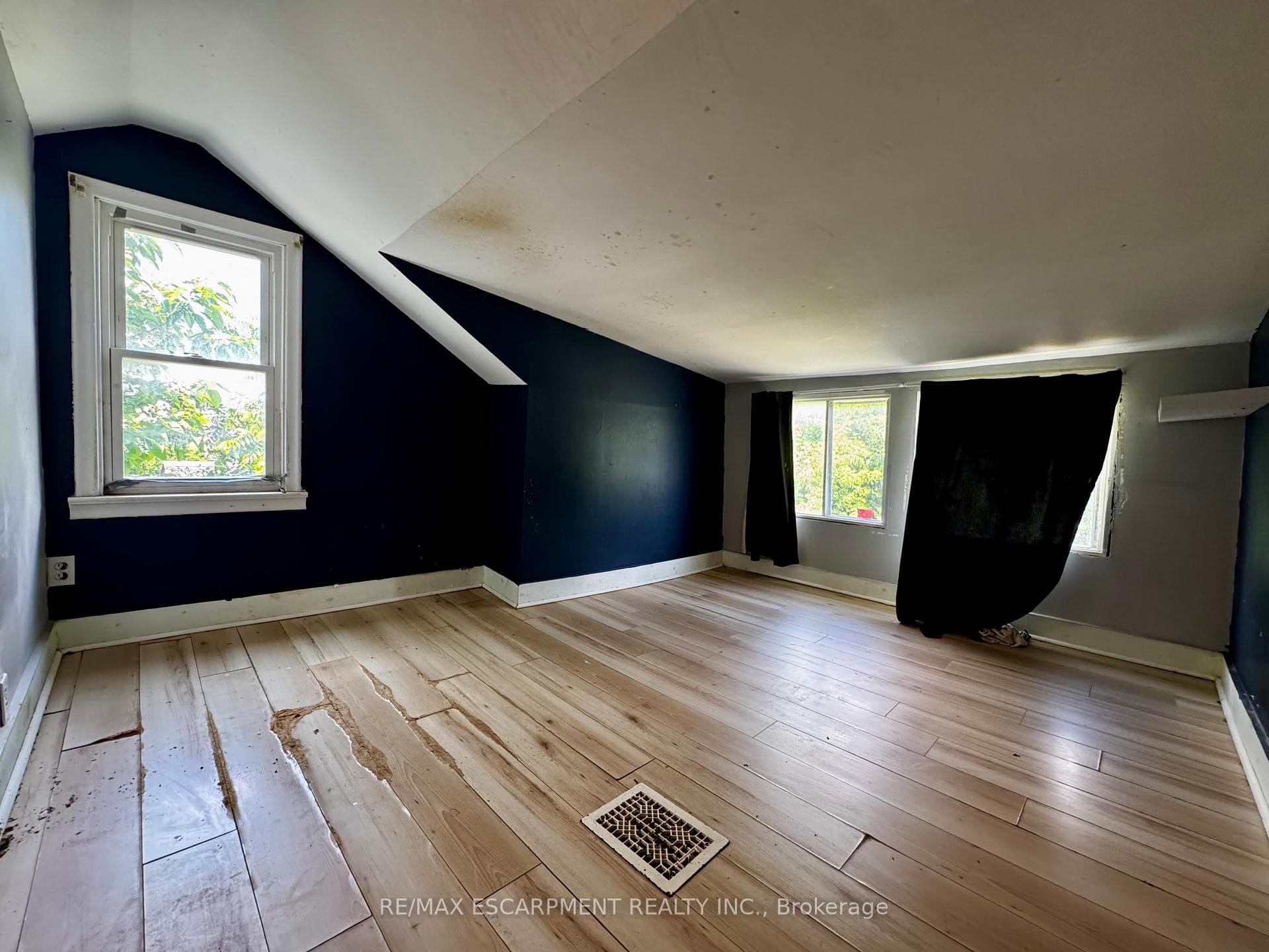 89 Lincoln Avenue photo 14