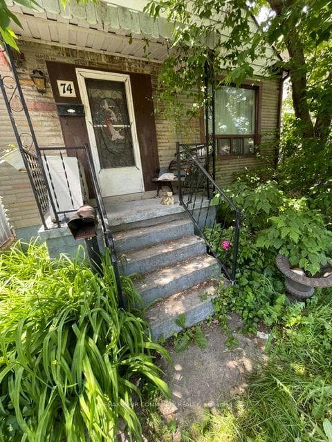 74 Sixteenth Street photo 2