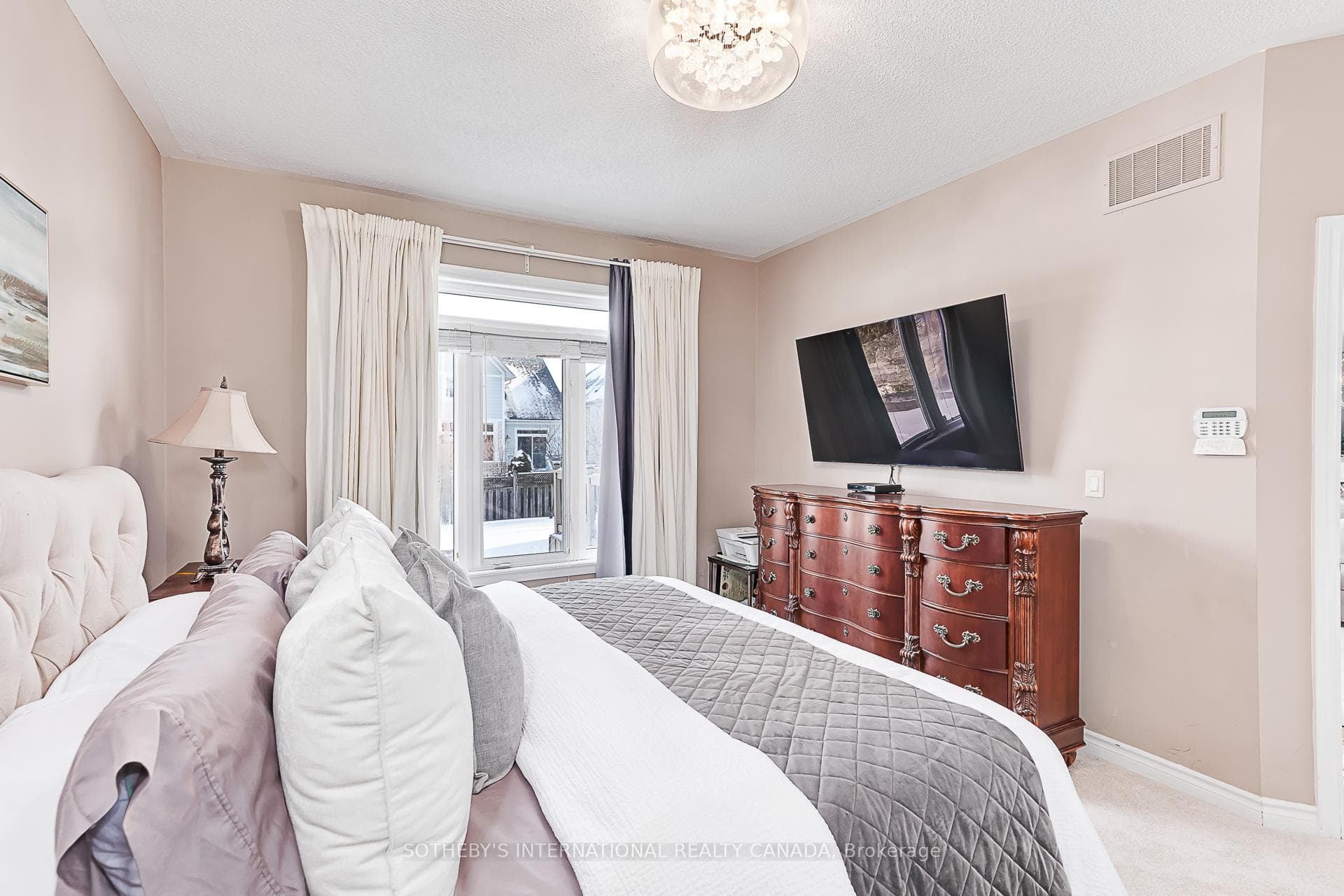 9 Waterpond Place photo 16