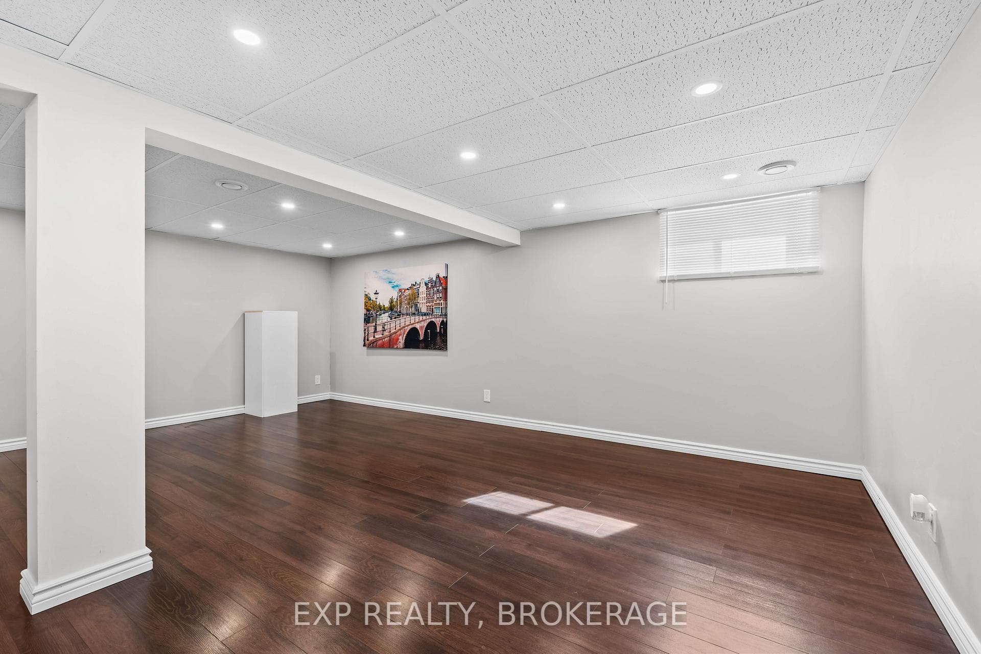 691 HIGH GATE PARK Drive photo 22