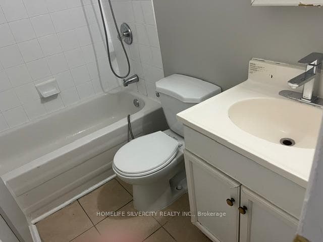 6 Rouge Fairway Street Unit Bsmt-1 photo 5
