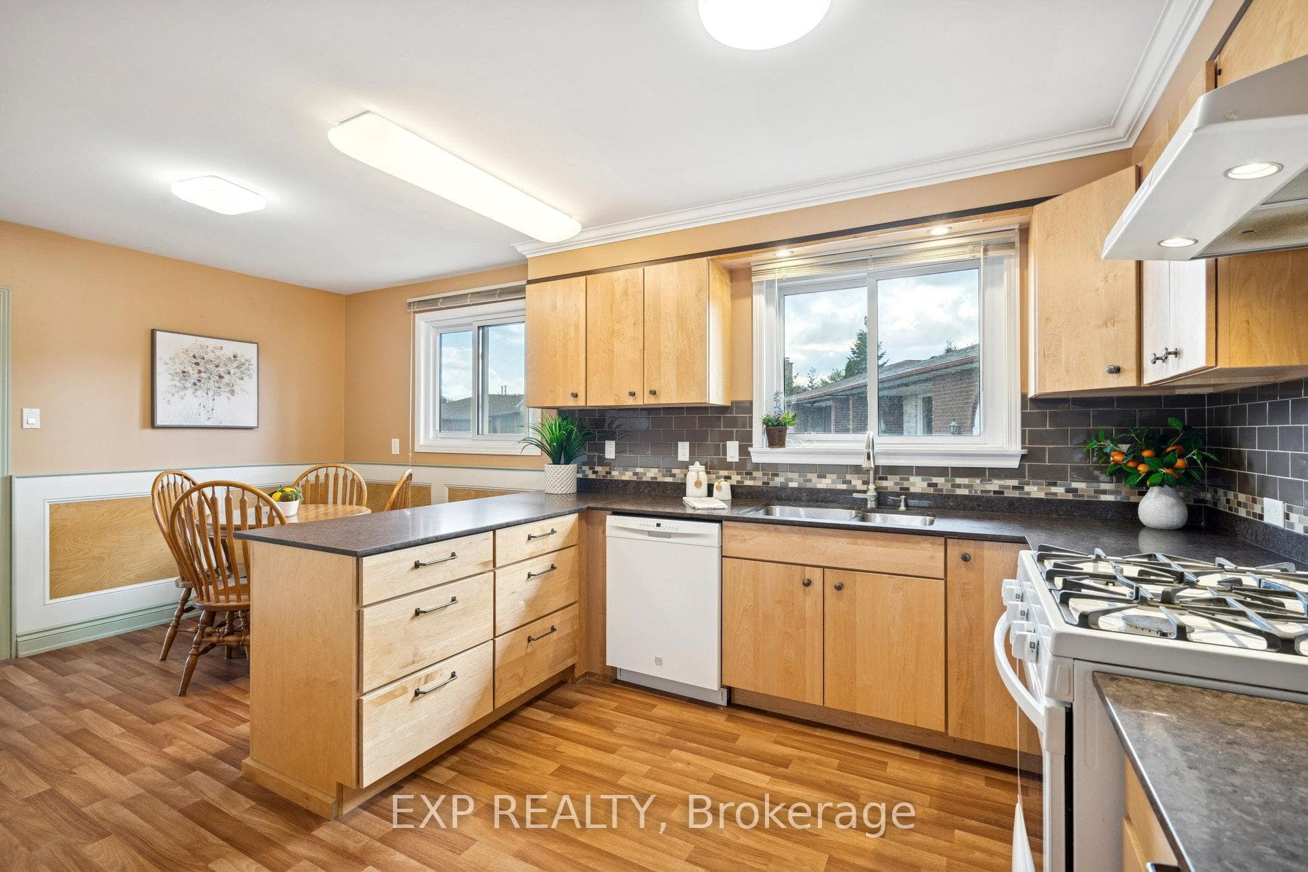 1596 Corkstone Glade photo 10