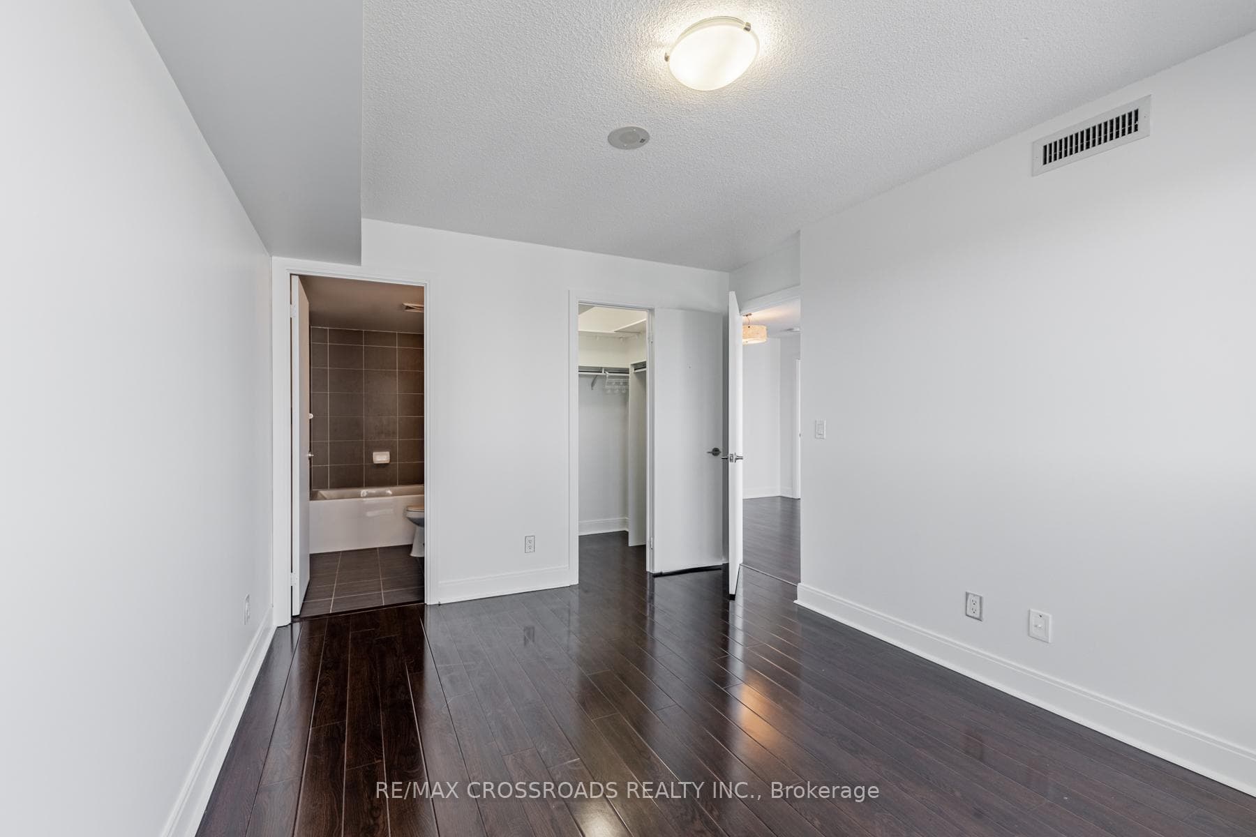 135 Village Green Square Unit 1023 photo 14