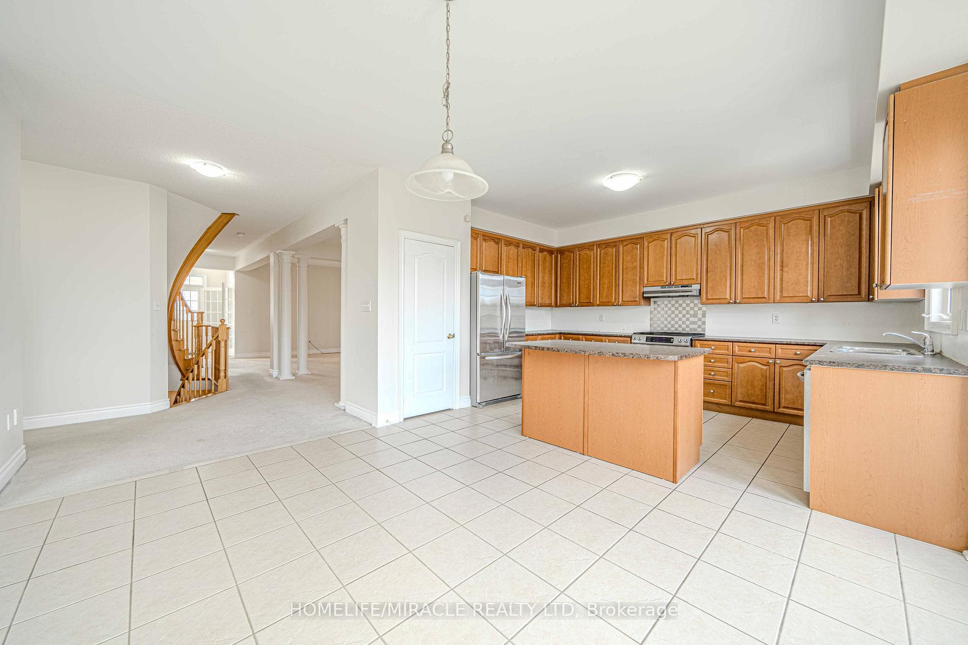 1811 Esterbrooke Drive photo 17